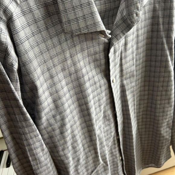Nordstrom Gray Casual Button Down Shirt with Crisp Fabric - Picture 5 of 15